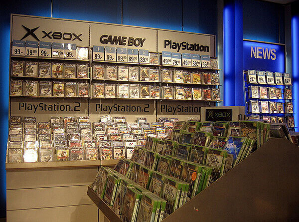 Retail display of video games