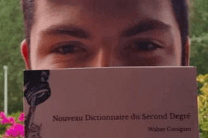 Walter Gonigam et son livre (photo: W. Gonigam)