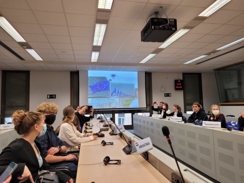 Vortrag in einem Konferenzsaal in der Europäischen Kommission