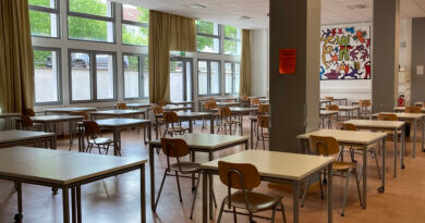 Salle polyvalente après les dernières épreuves écrites du bac ( Photo : Poetsch / Camäléon)