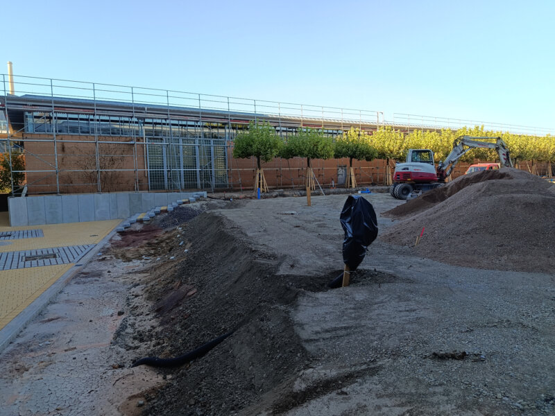 Baustelle auf dem DFG-Schulhof (Foto: Grieser / Camäléon)