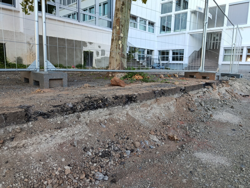 Baustelle auf dem DFG-Schulhof (Foto: Grieser / Camäléon)